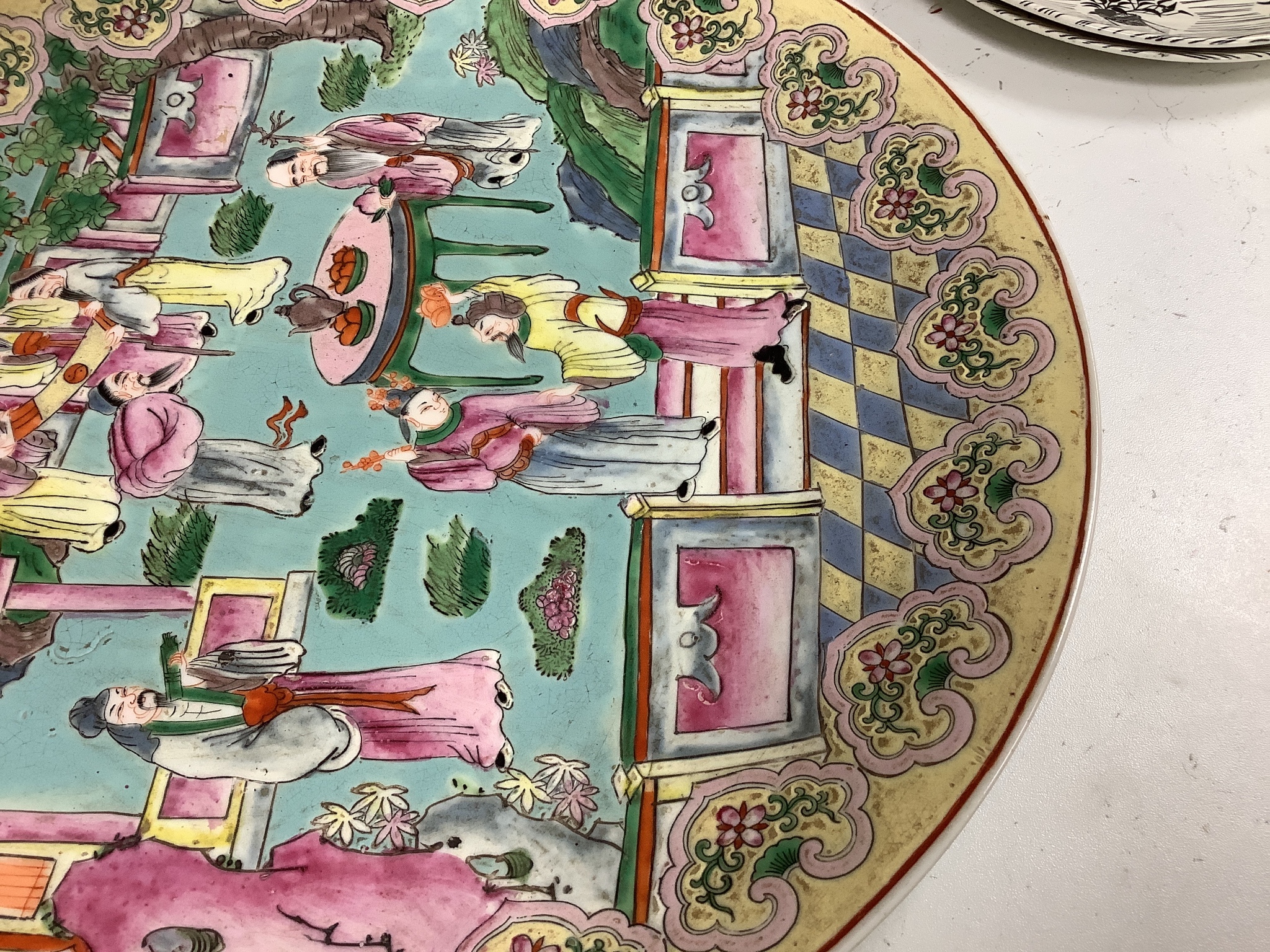 A Chinese famille rose dish, diameter 41cm